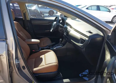 2015 Toyota Corolla Le Plus z USA, uszkodzony, nr VIN 5YFBURHE4FP227580